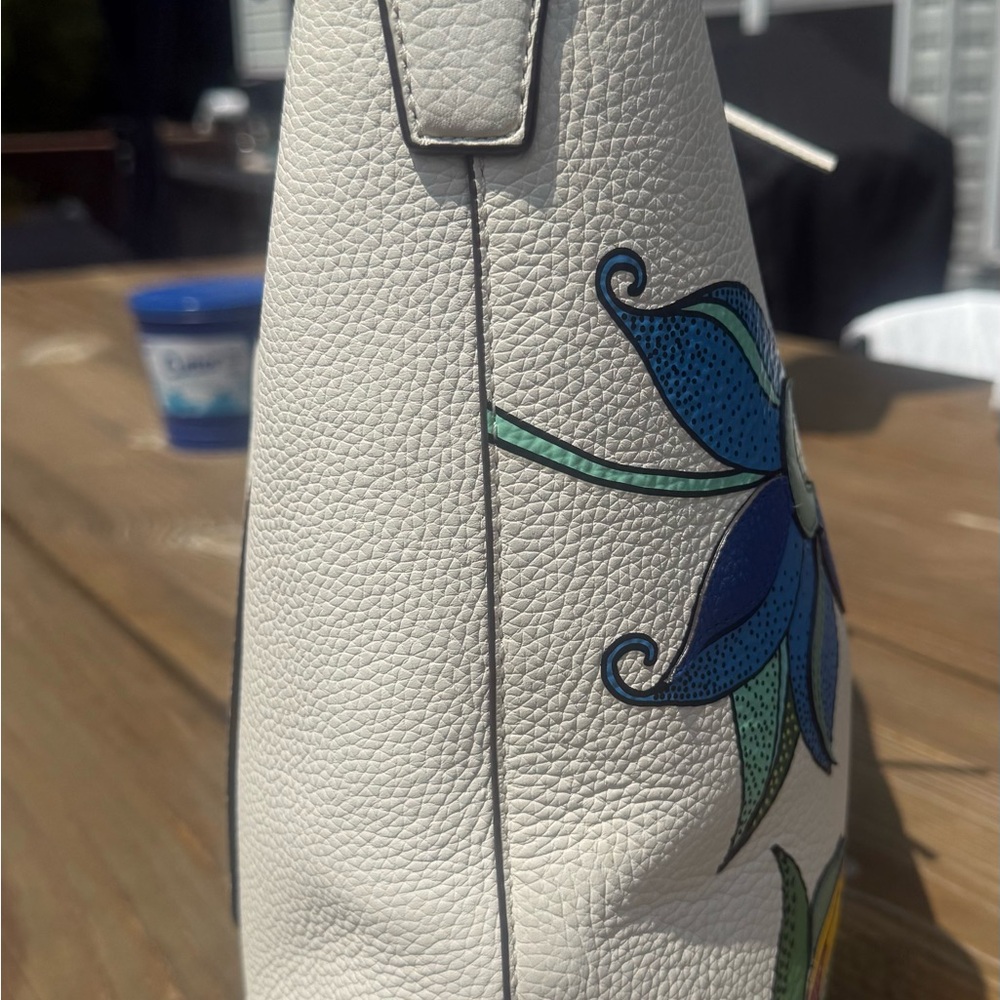 Pre-owned great condition Tory Burch Thea Appliqué Ivory Leather Bag floral - Picture 2 of 10